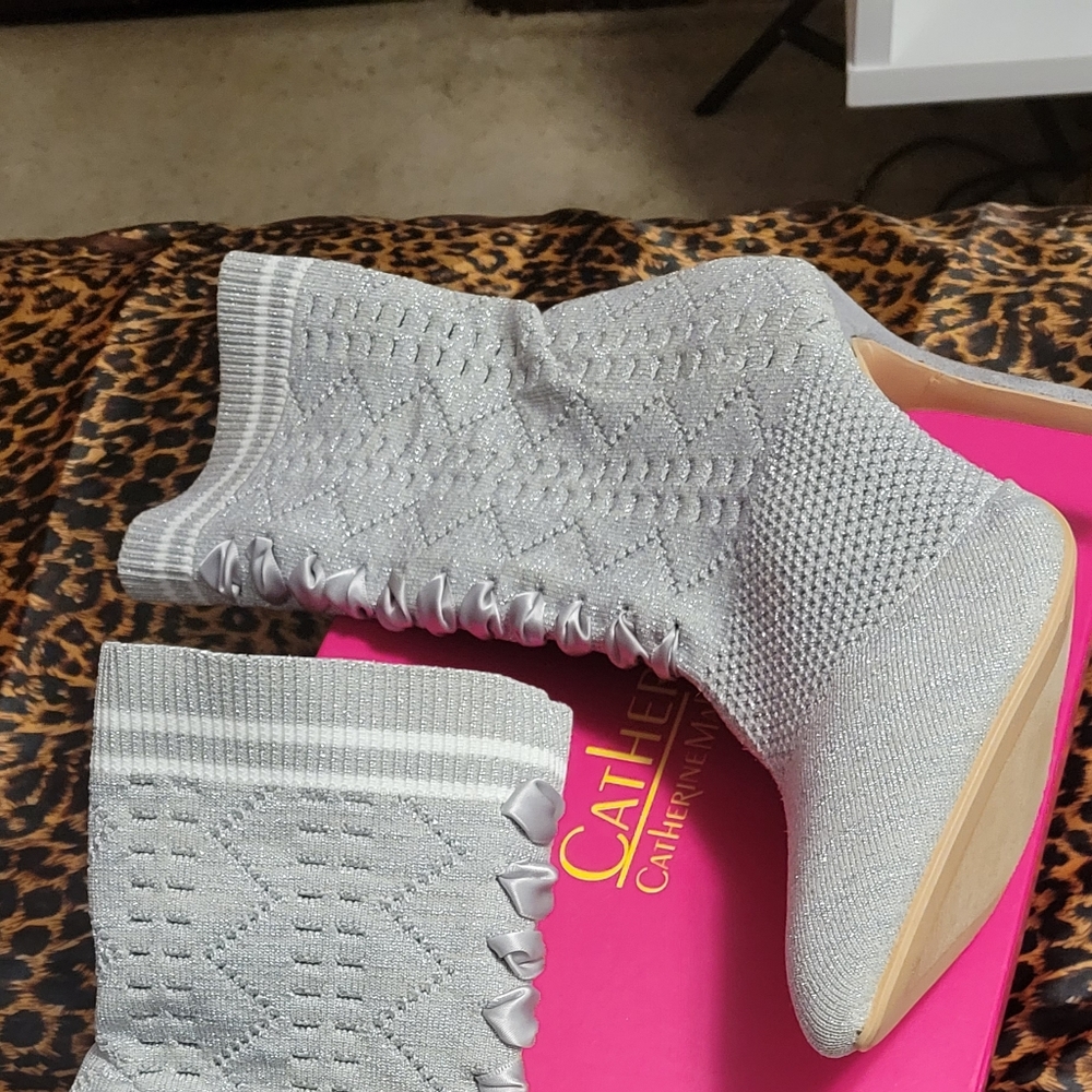 SilverBootie - Picture 3 of 5